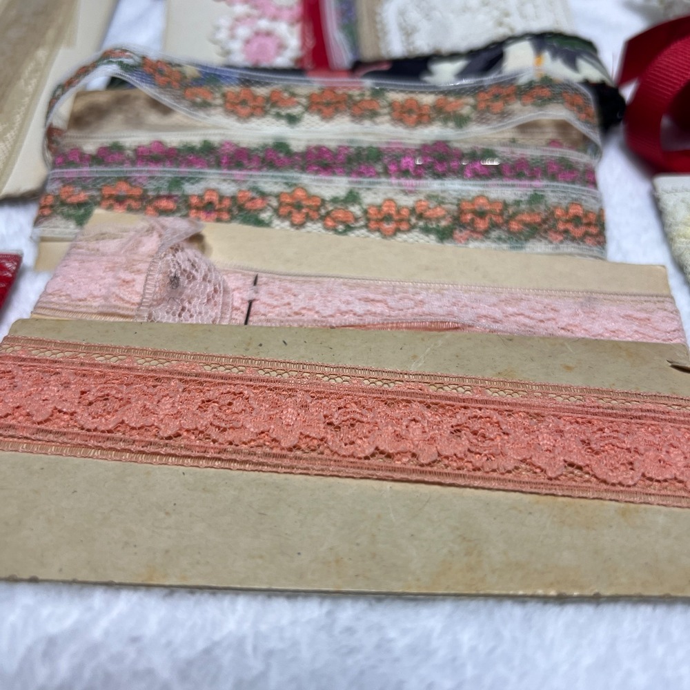 Bulk Lot of Vintage Lace Edging Ribbons Grannycore Sewing Crafting Lace Trim - Picture 3 of 16